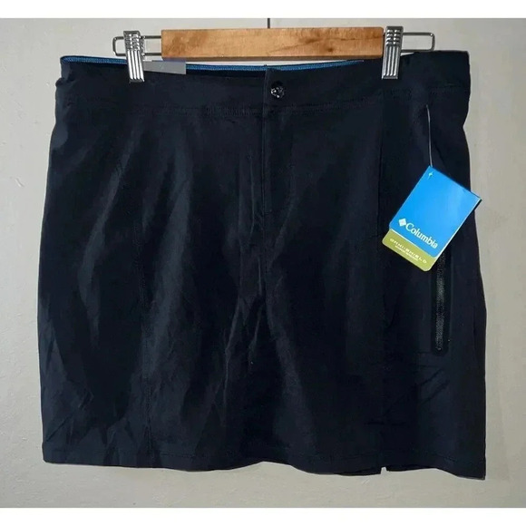 Columbia Pants - NWT COLUMBIA Womens Black Omni Shield Skort. SIZE 12.